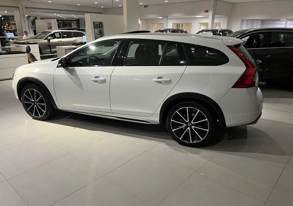 Volvo V60 cena 110000 przebieg: 146000, rok produkcji 2018 z Międzyrzec Podlaski małe 121